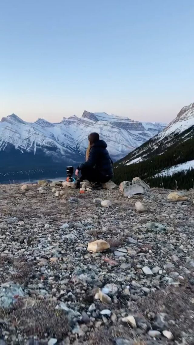 Make the best cup of coffee with our JetBoil Systems ☕️🏕

Simply…
1. Bring some water to the boil in your preferred JetBoil system 
2. Add your favourite ground coffee 
3. Let it steep for a few minutes 
4. Push the silicone coffee press down
5. Pour it into your mug, and enjoy 

This video shows the JetBoil silicone coffee press which is available in two sizes that’s compatible with most JetBoil systems:
- Flash, Zip, MicroMo, Minimo

Link in bio 📲🛍

Credit: @jetboil 📸

#camping #campcoffee #adventure #travel #explore #hiking #camplife #coffee #wilderness